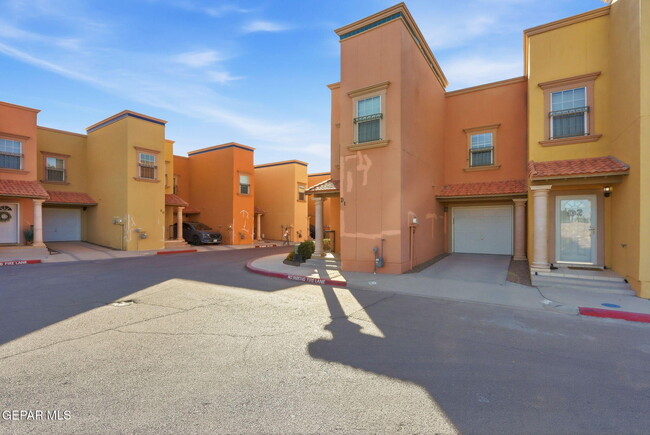 Foto del edificio - 3150 N Yarbrough Dr