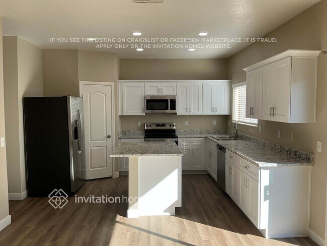 Building Photo - 8913 E Portobello Ave