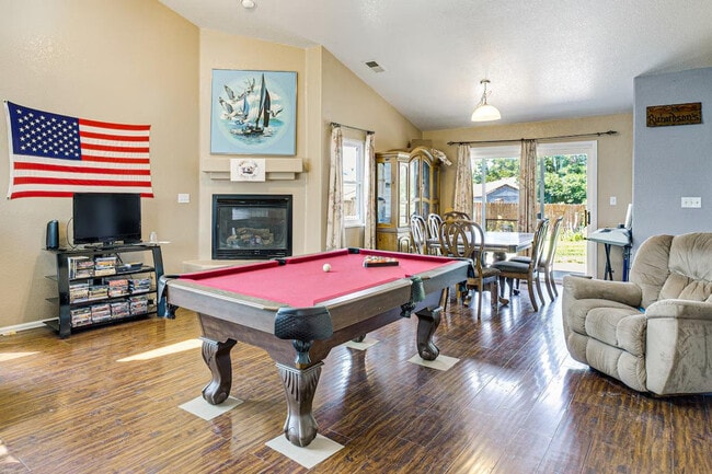 Building Photo - 367 N Lake Ct