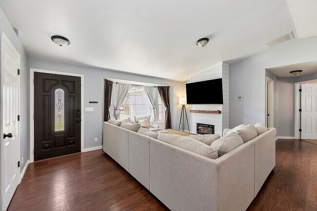 Foto del edificio - 1803 Poplar St