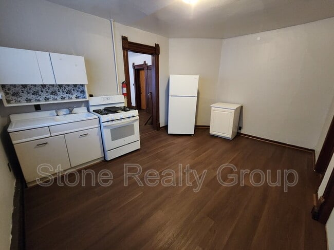 Building Photo - 1101 S 7th St