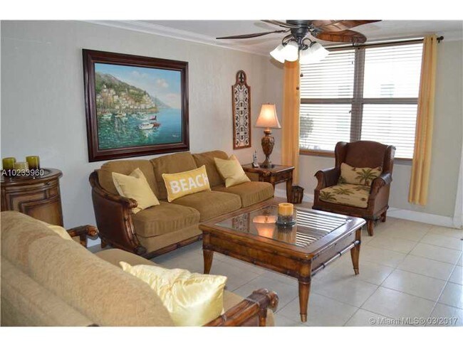 Foto del edificio - 9225 Collins Ave