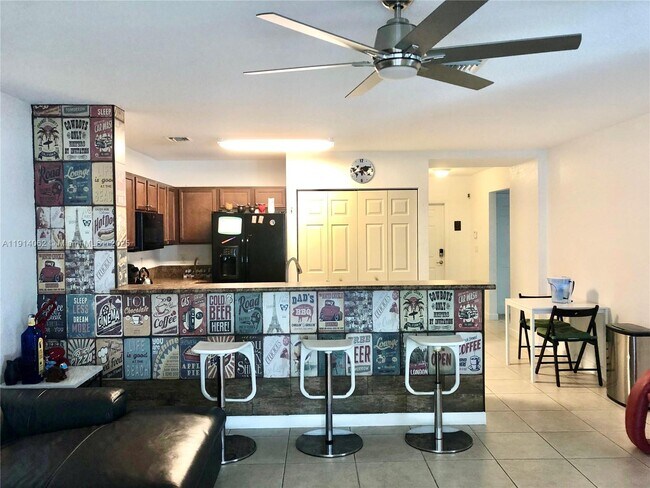 Foto del edificio - 1018 Foster Rd