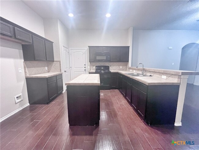 Foto del edificio - 569 Creekside Cir