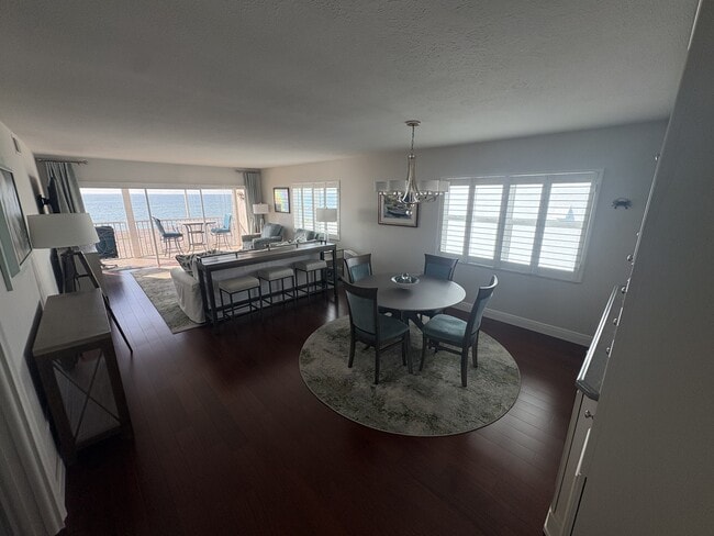 Foto del edificio - 333 The Esplanade N