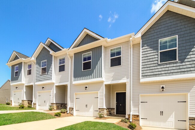 Building Photo - 6 Oak Rose Dr, Greenville, SC