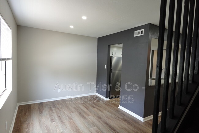 Building Photo - 4434 Dorothy Dr