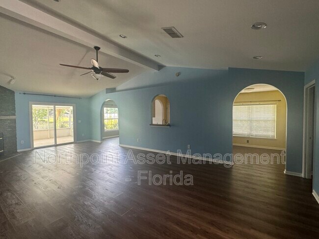 Foto del edificio - 11870 Swooping Willow Rd