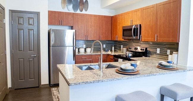 Building Photo - Retreat at Stonebridge Ranch Apartments
