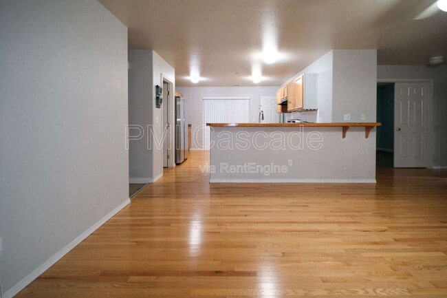 Building Photo - 2510 Mitchell Ave