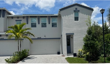 Building Photo - 16405 Capilano Ct