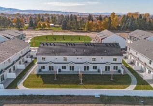 Building Photo - SouthBridge Townhomes