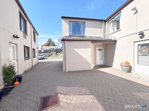 Building Photo - 84 Taylor Ave