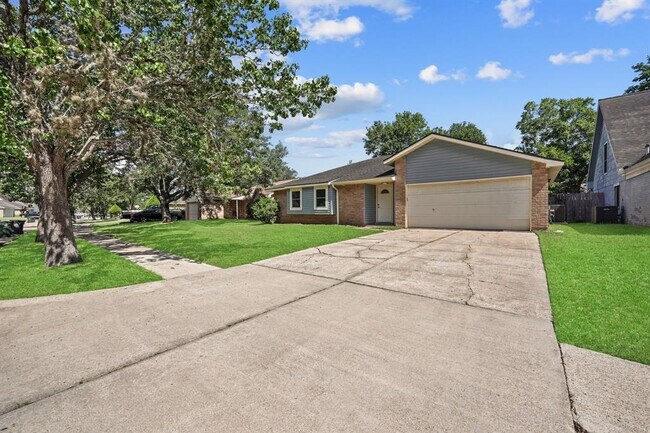 Building Photo - 3127 Mosby Dr
