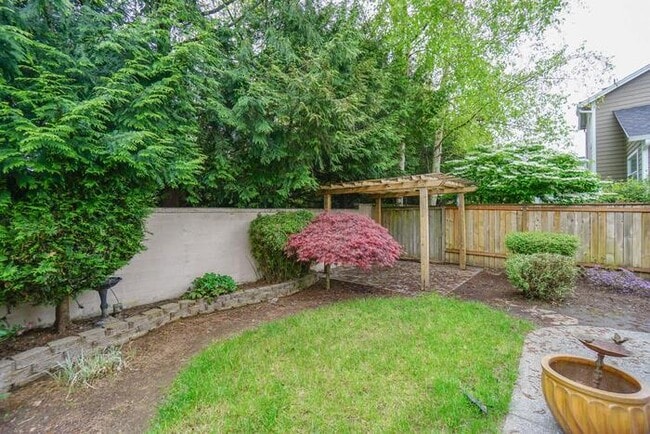 Foto del edificio - BEAUTIFUL FOUR BEDROOM HOME IN EAST COUNTY