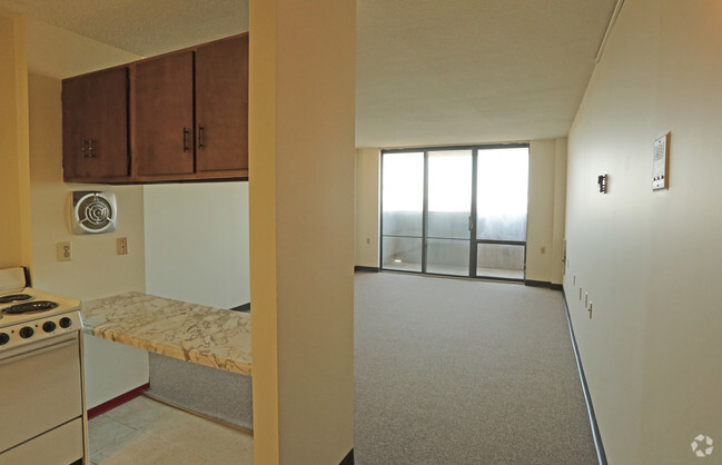 Una habitación, un baño Cocina y sala de estar - Historical Park Apartments