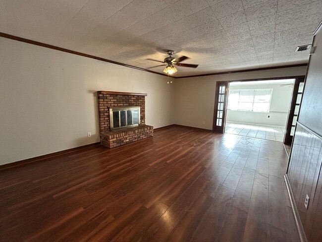 Building Photo - Southern Hills Home