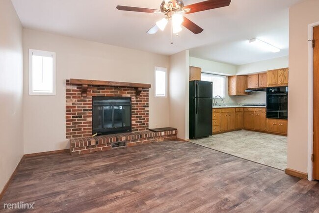 Building Photo - 3 br, 1 bath House - 948 Altavia Dr