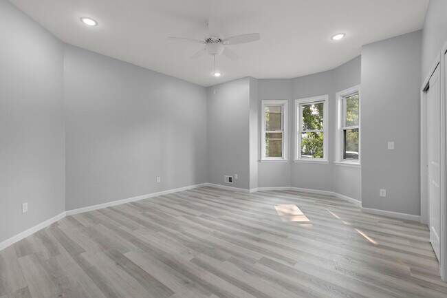 Building Photo - 606-606 Belgrove Dr