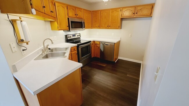 Building Photo - 2342 Benay Rd