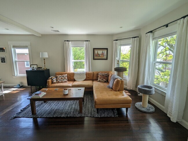 Building Photo - 36 Brookside Ave