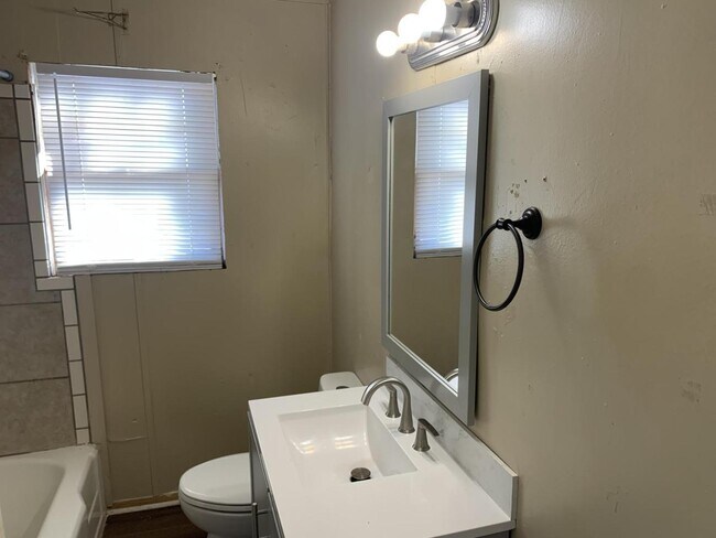 Foto del edificio - 1322 E Cherokee Ave