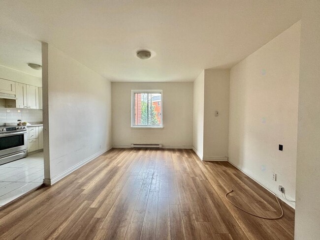 Photo du bâtiment - 341 Bd Graham