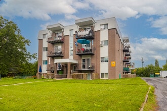 Building Photo - 1175 Rue Talon