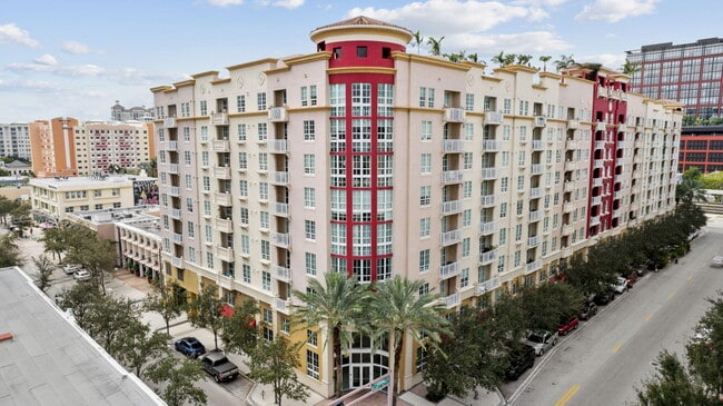 Building Photo - 410 Evernia St