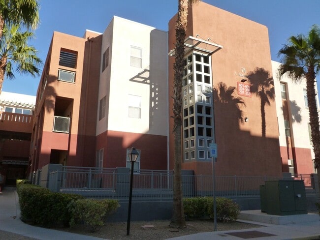 Building Photo - 71 E Agate Ave