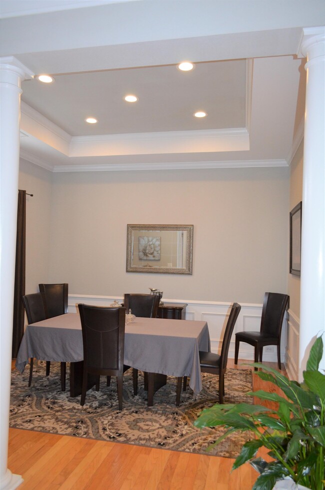Foto del edificio - 408 Ashby Park Ln