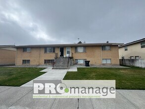 Building Photo - 1739 Grandview Dr