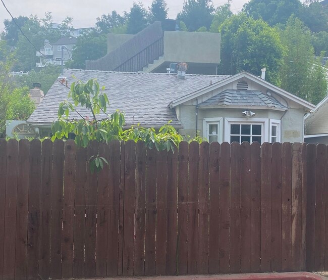 Building Photo - 2022 Stanley Hills Dr