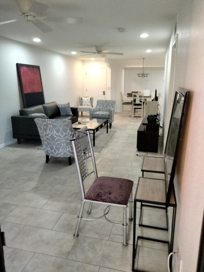 Foto del edificio - 4303 E Cactus Rd