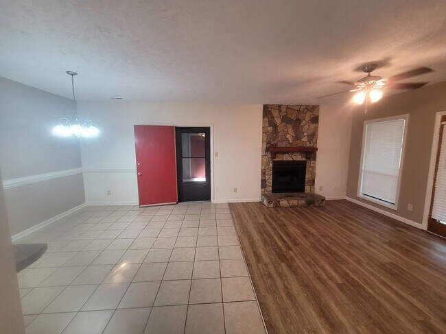 Foto del edificio - 2 bedroom Ground Floor!