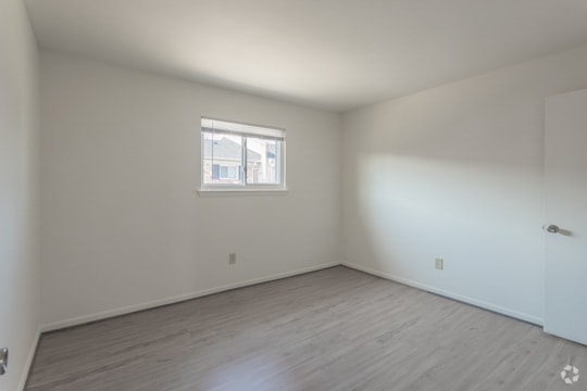 2BR.1.5BA,- 807SF - Carson Square Apartments