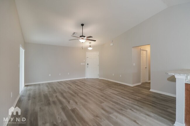 Foto del edificio - 34948 Long Island Ct