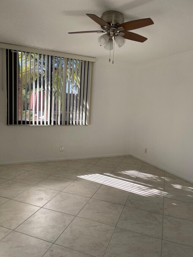 Foto del edificio - 3666 Victoria Dr