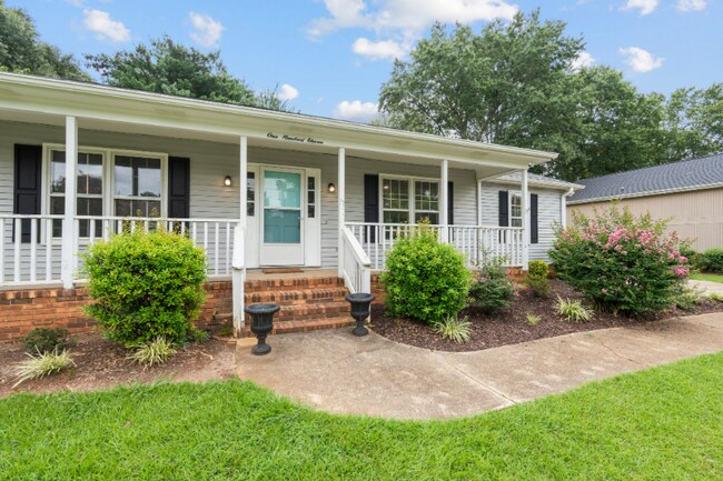 Building Photo - 111 Ticonderoga Dr