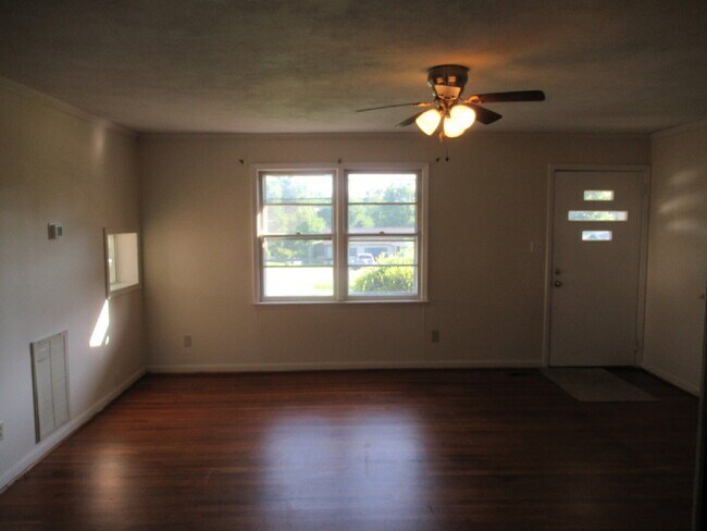 Foto del edificio - For Rent in the North Lincoln School Distr...