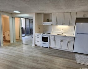 Building Photo - 824 Kinau St