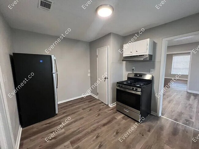 Foto del edificio - 524 Pollock St