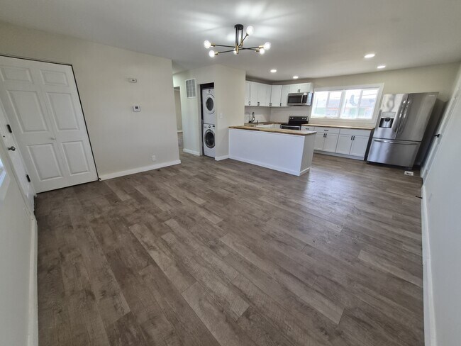 Foto del edificio - 8515 Georgiana Ln