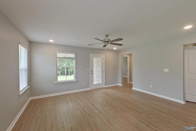 Foto del edificio - 664 June St