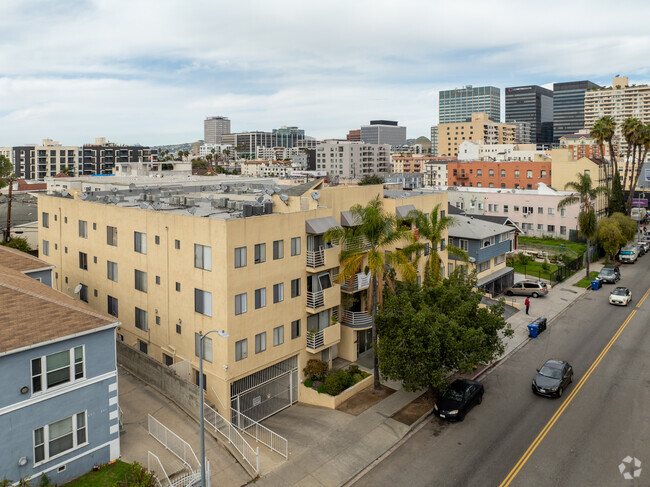 Contexto - Irolostar Apartments