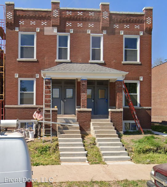 Primary Photo - 4443 Swan Ave