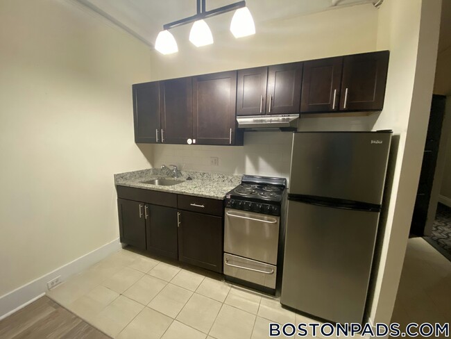 Building Photo - 62 Boylston St