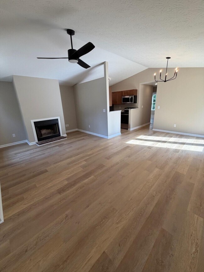 Foto del edificio - 3309 Squire Creek Way