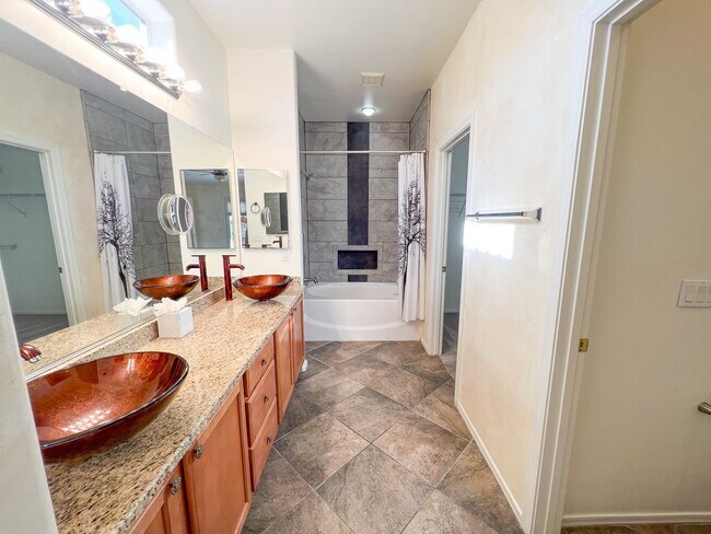 Foto del edificio - HOUSE - CORNVILLE/COTTONWOOD -GYM/POOL- VERDE SANTA FE