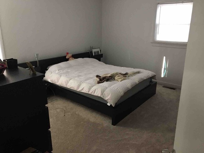 Foto del edificio - 112 Camelot Ct